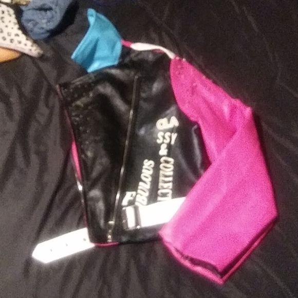 SOLD SHORT Collection Jacket - Picture 6 of 6